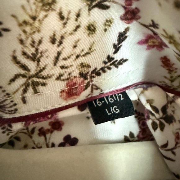 RW&CO. White and Purple Casual Button Down Shirt - Picture 3 of 3